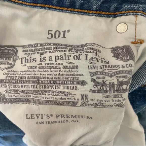 Women’s Levi’s 501 Crop Bottom Jeans - Picture 6 of 9